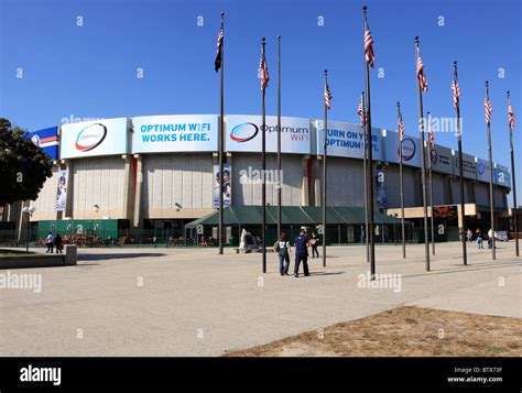 Coliseum uniondale - Nassau Veterans Memorial Coliseum is an Arena Venue in Uniondale, Long Island. It opened on February 11th 1972. It is situated in between Hofstra University, Nassau Community College, and …
